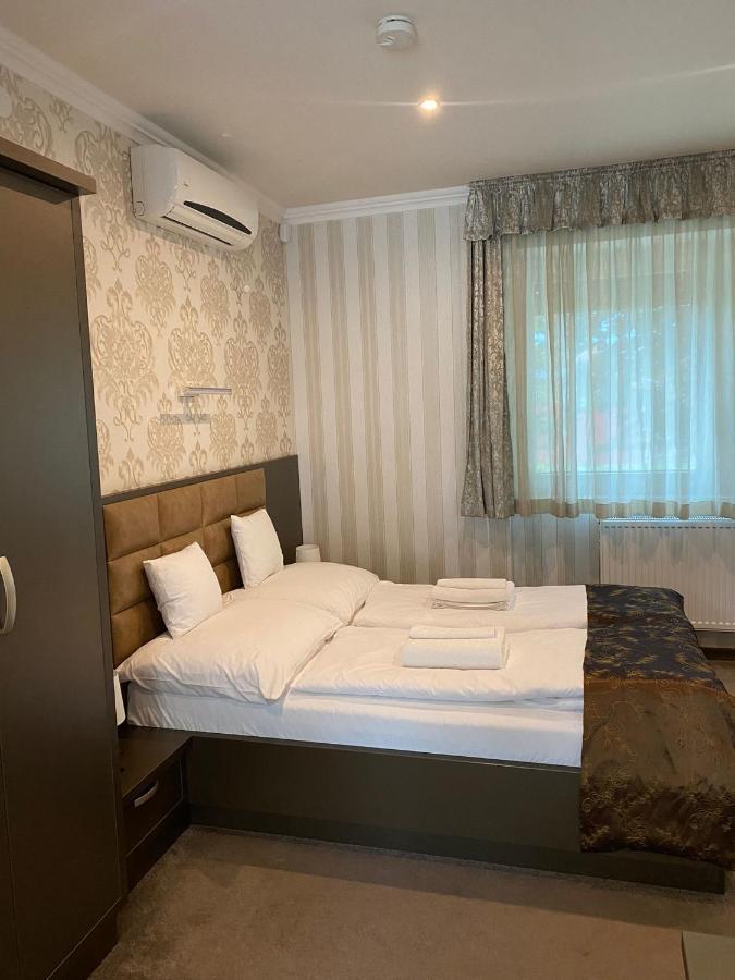 Blueline Motel Jászberény Bagian luar foto