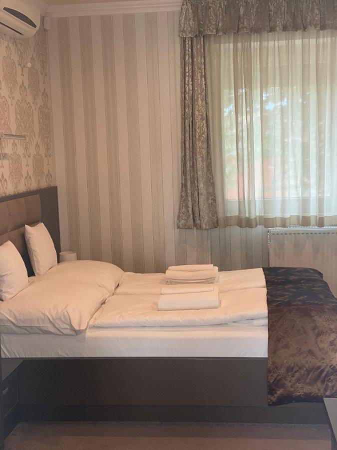 Blueline Motel Jászberény Bagian luar foto