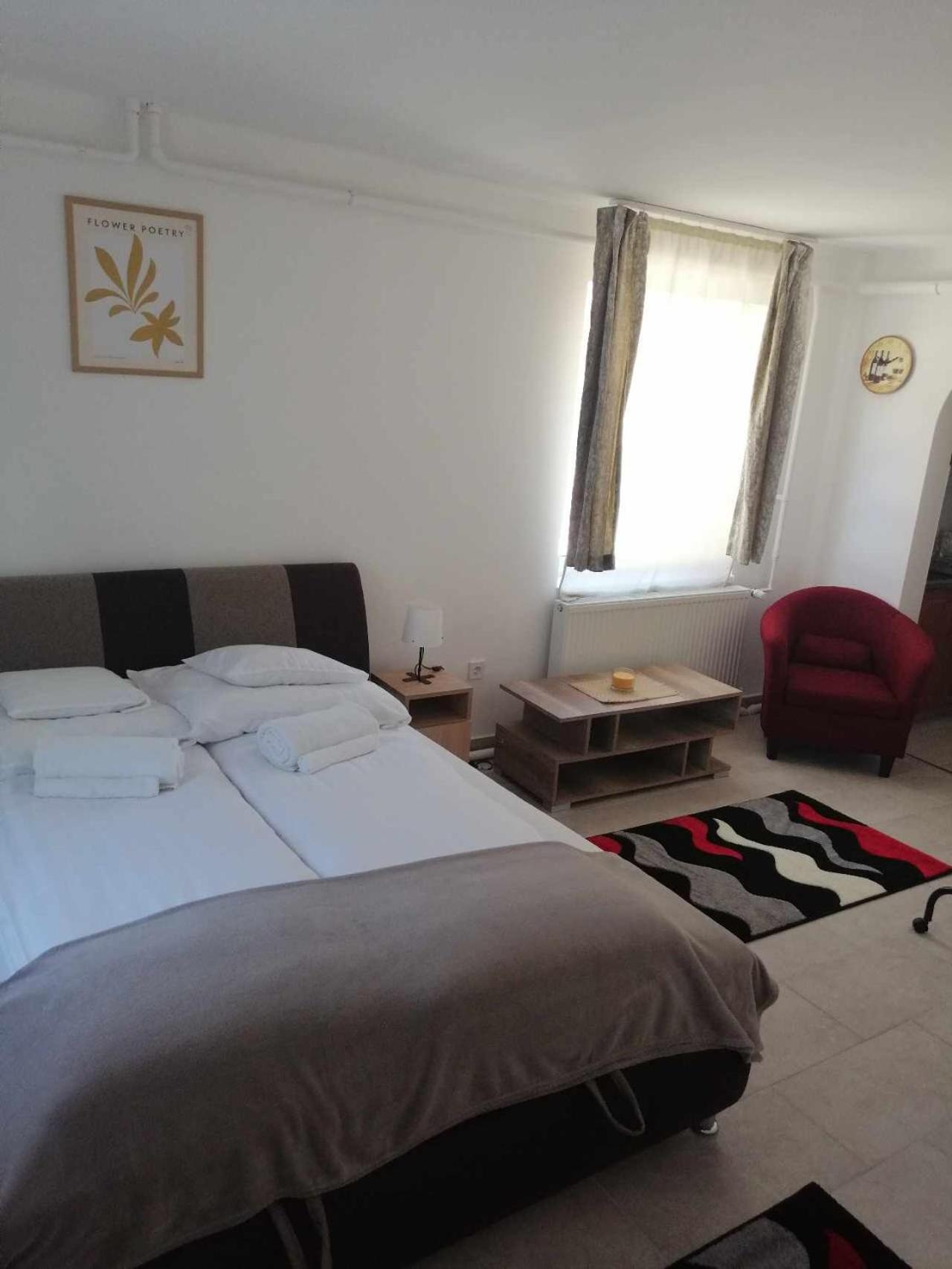 Blueline Motel Jászberény Bagian luar foto